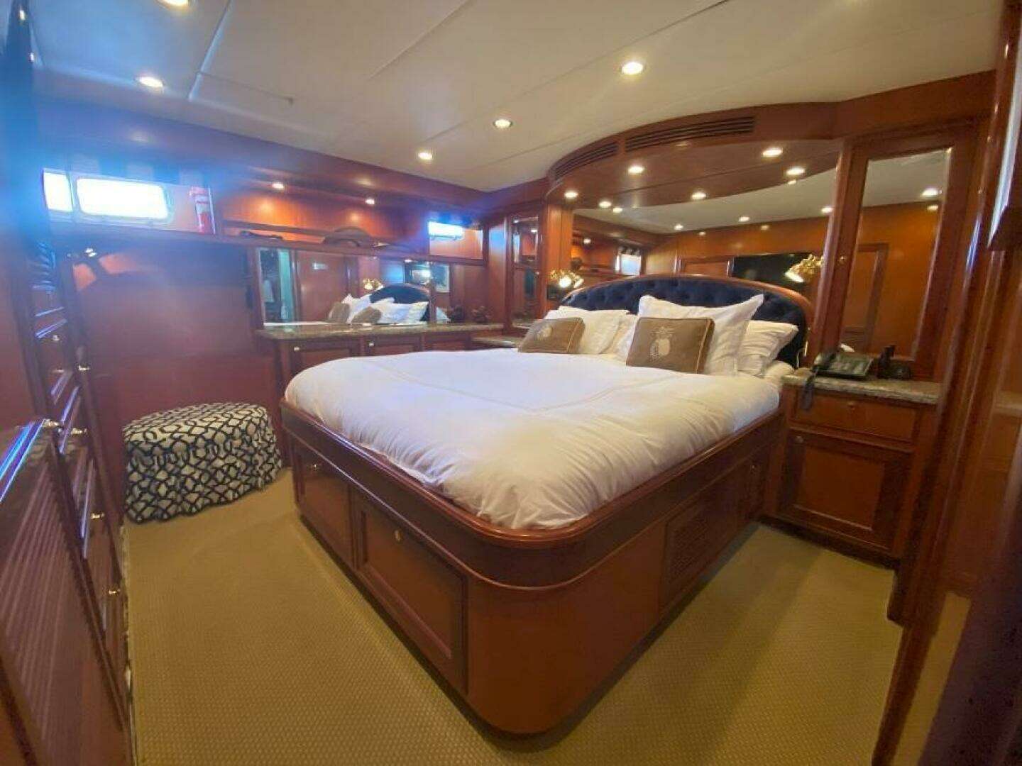 2005 Offshore Yachts — - Image 22