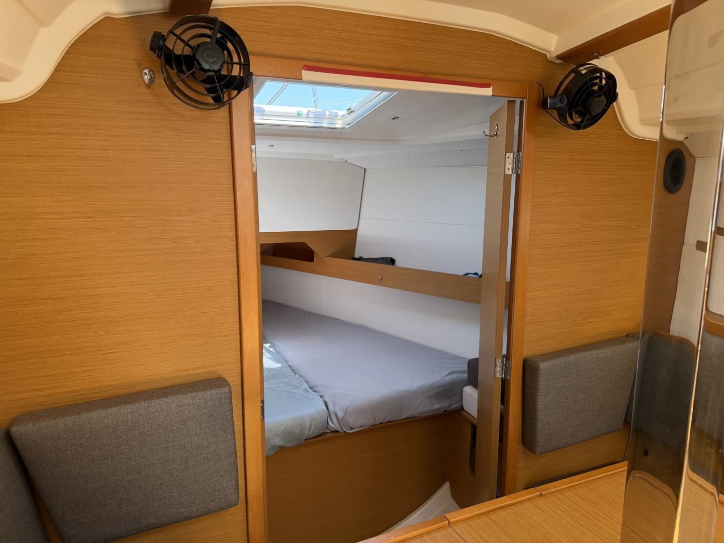 2015 Jeanneau 349 - Image 42