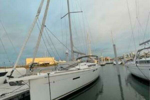 2016 Jeanneau 419 - Image 1