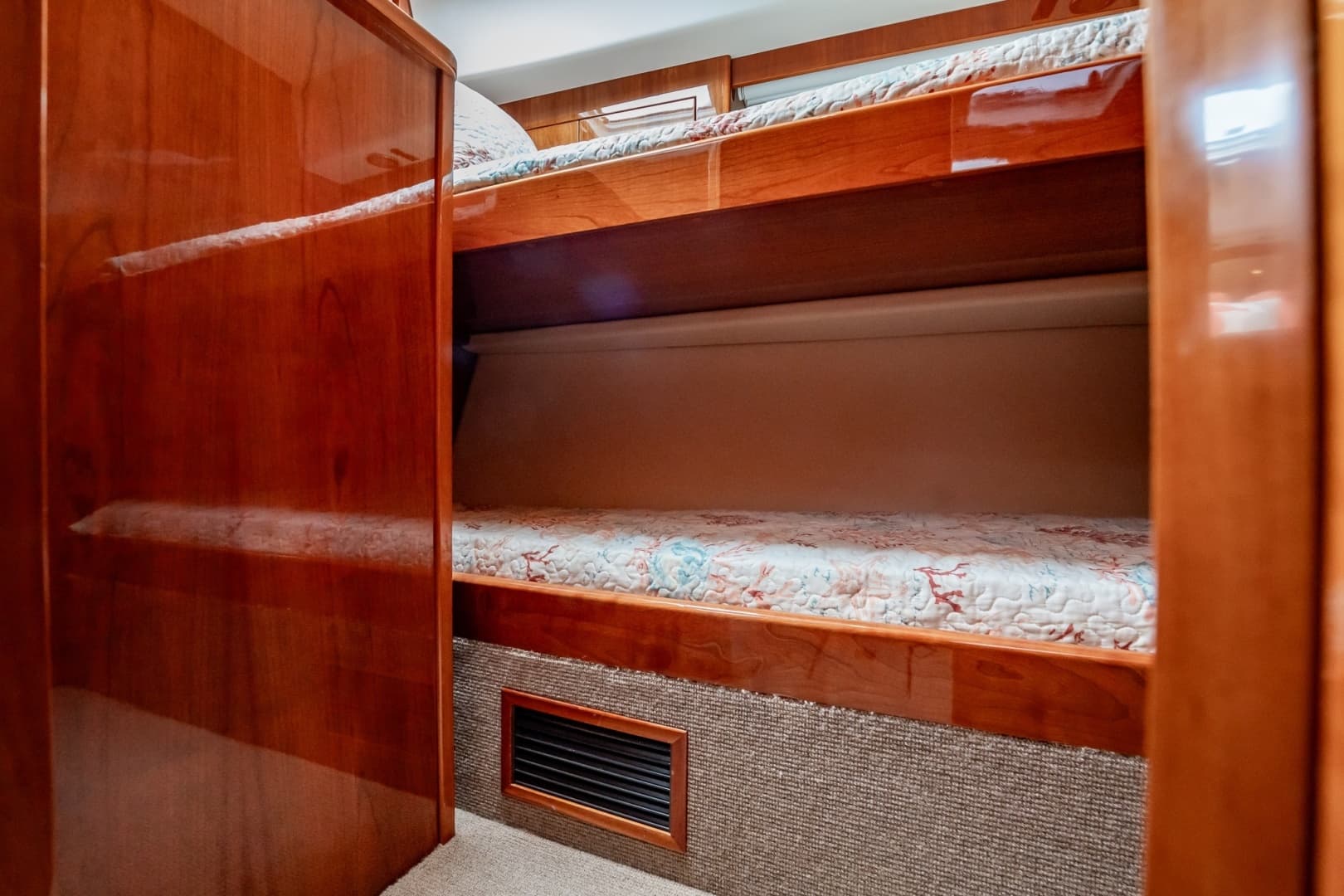 2016 Riviera 5000 Sport Yacht - Image 66
