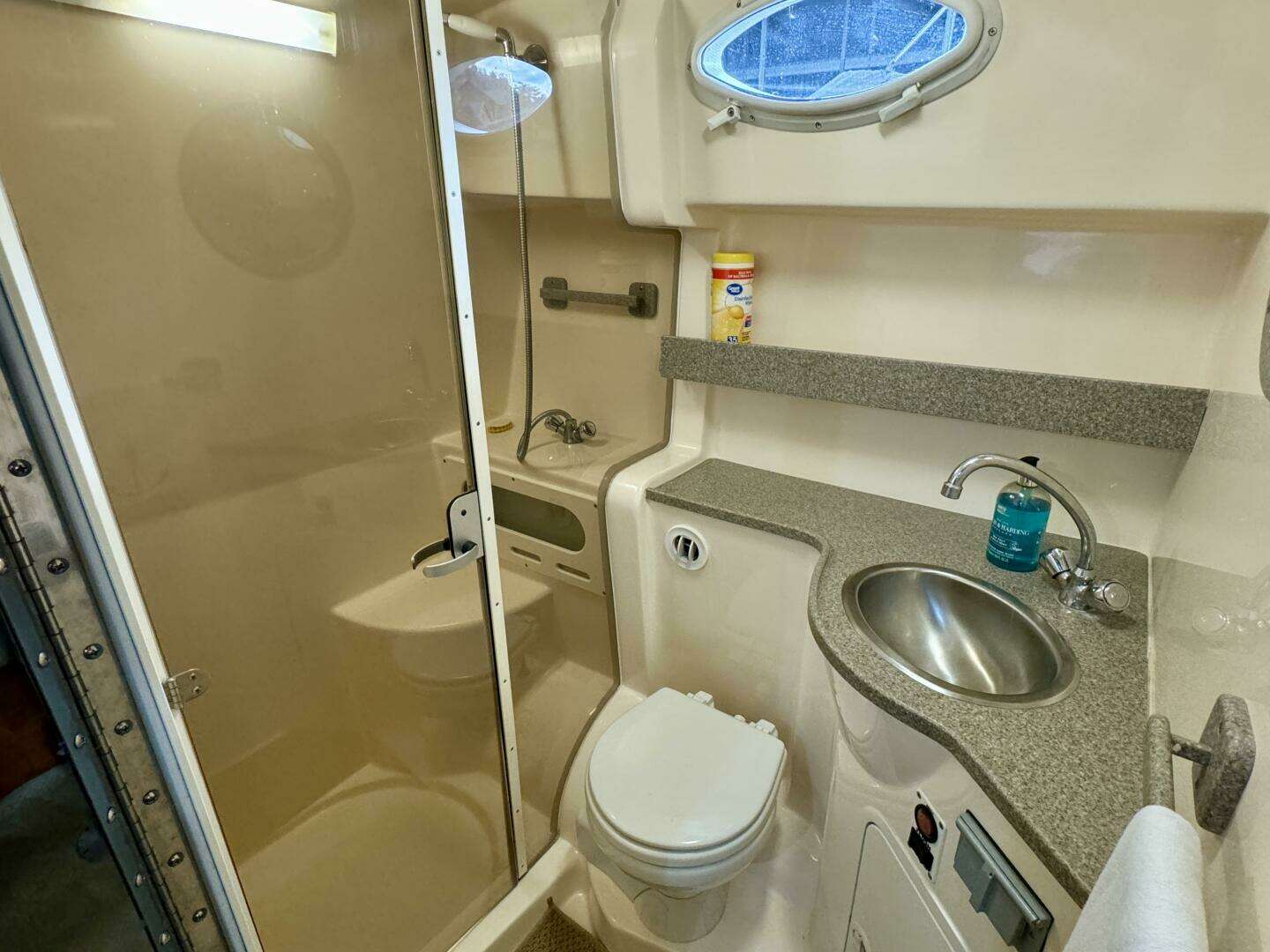 2004 Rinker 342 Fiesta Vee - Image 69