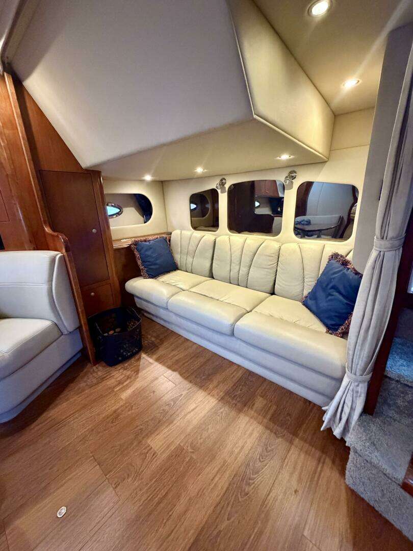 2007 Cruisers Yachts 370 Express - Image 7