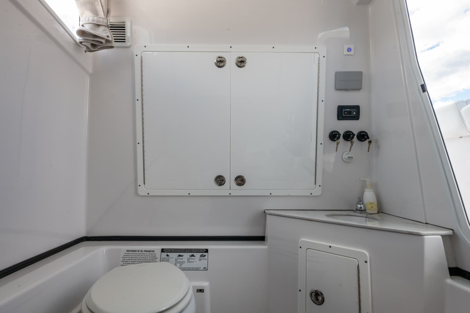 2023 Sportsman Open 352 Center Console - Image 52