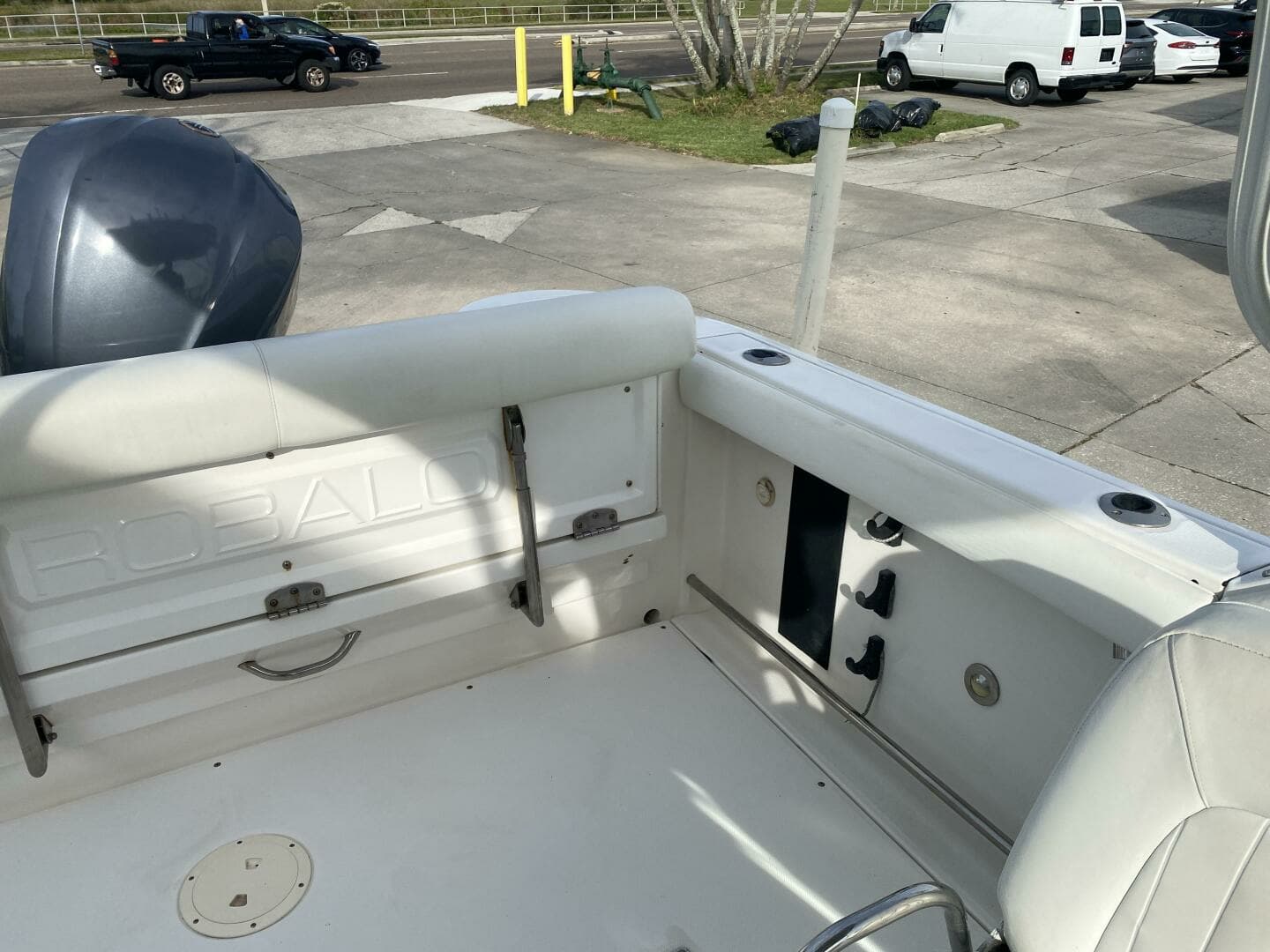 2011 Robalo — - Image 22