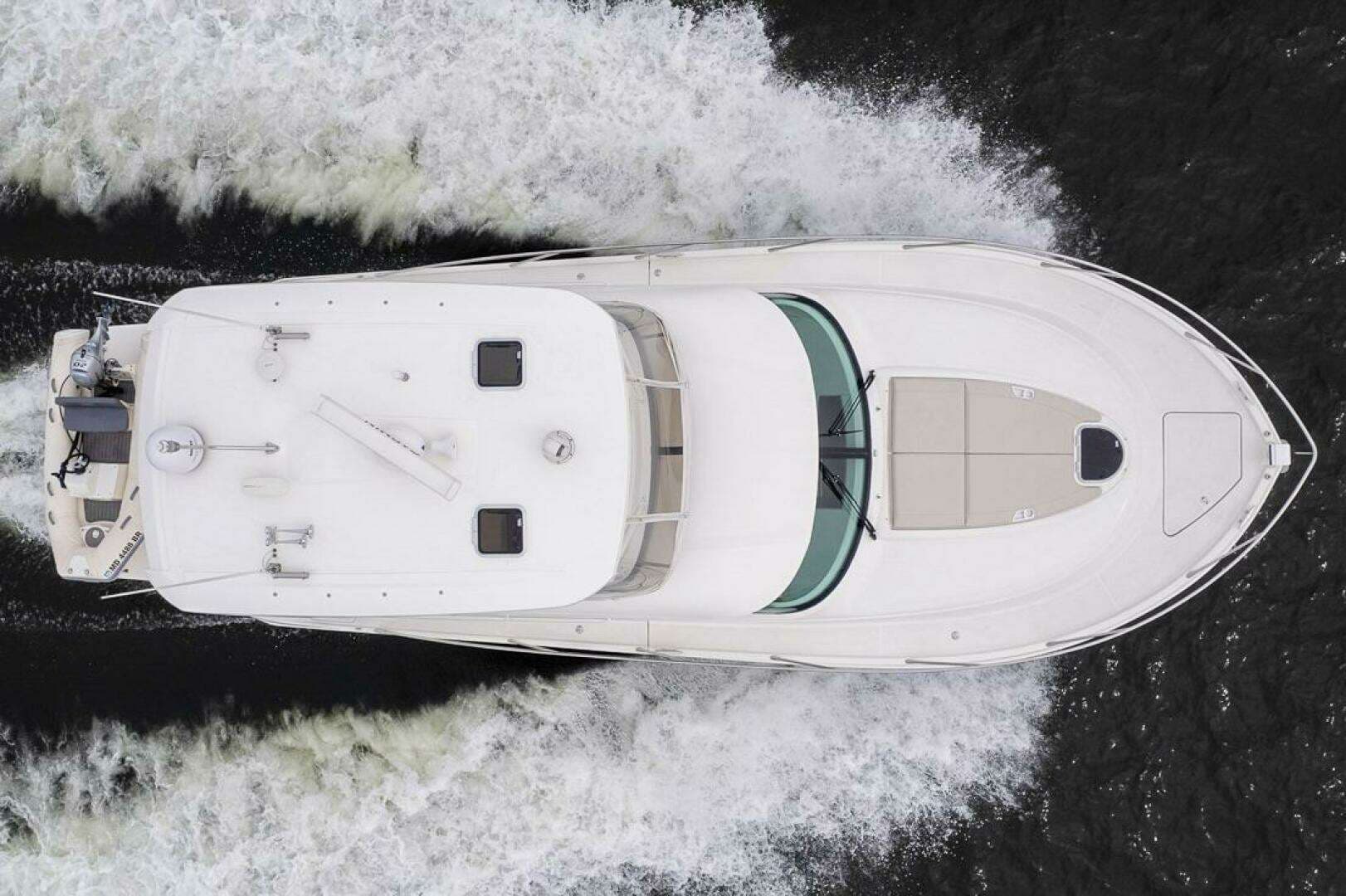 2021 Tiara Yachts 4400 Flybridge - Image 9