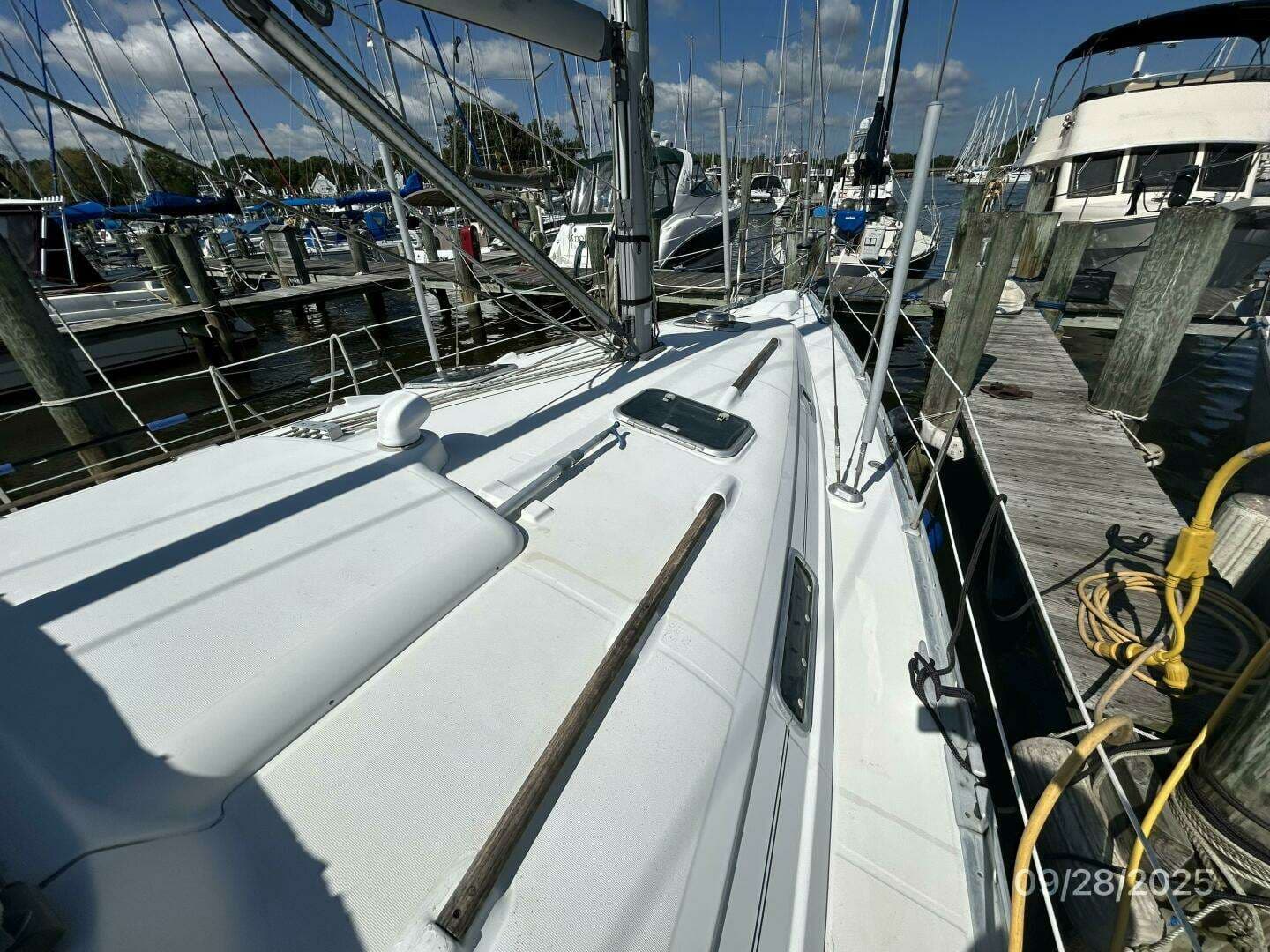 1998 Beneteau Oceanis 381 - Image 8