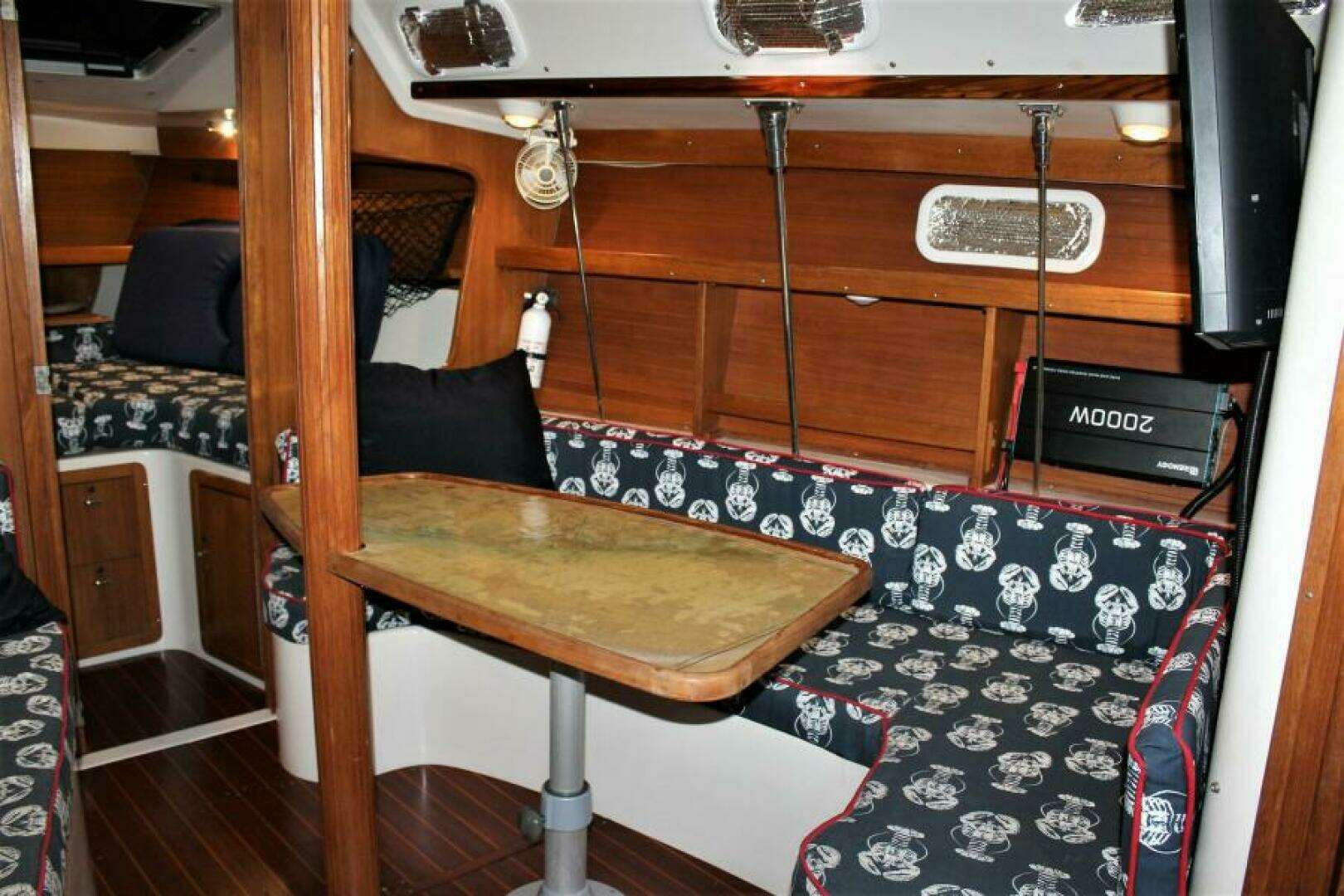 1996 Catalina 320 - Image 13