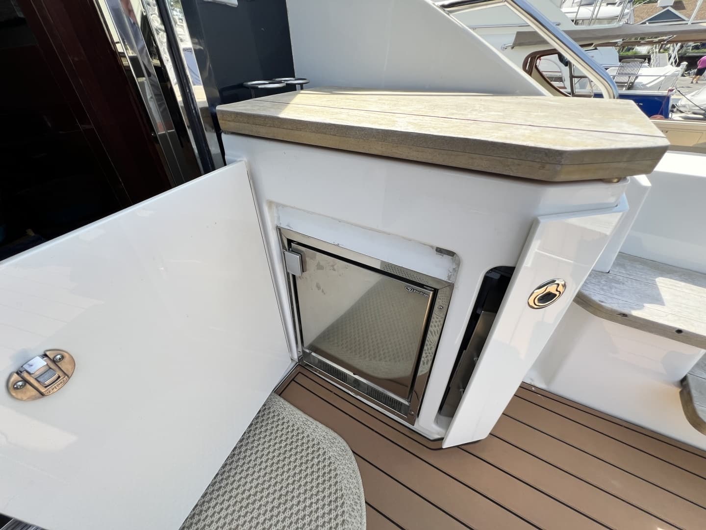 2013 Sea Ray 510 Sundancer - Image 63
