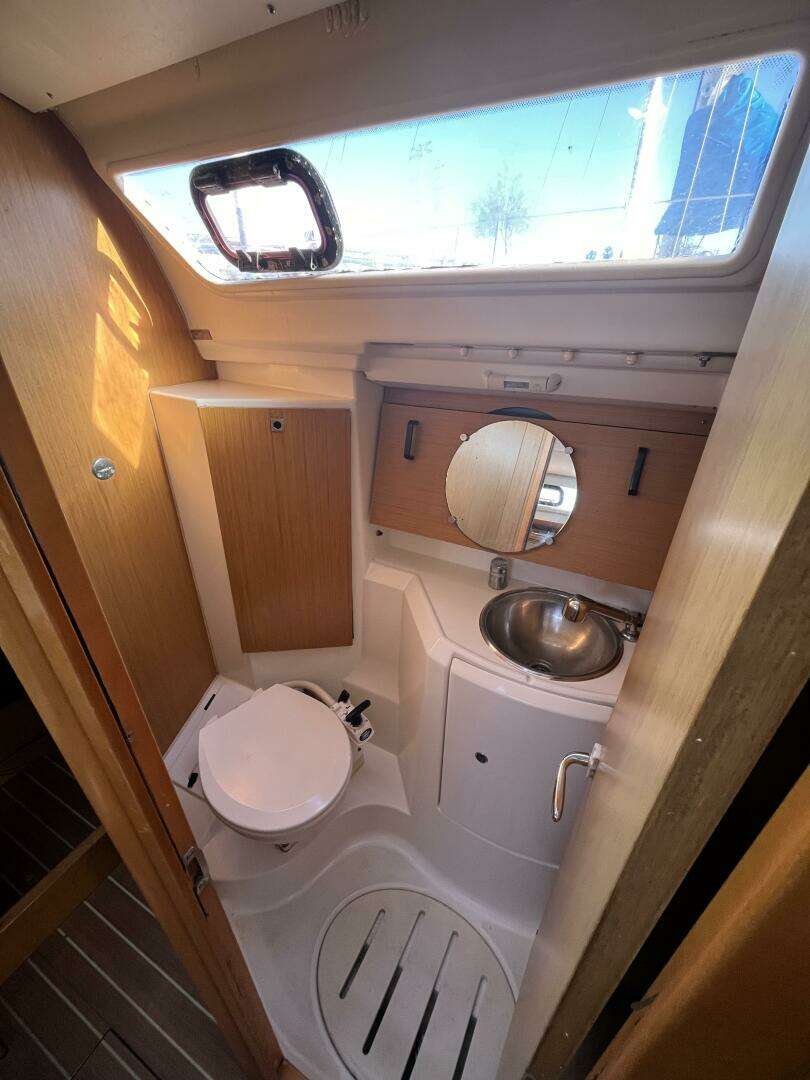 2009 Jeanneau 36i - Image 16