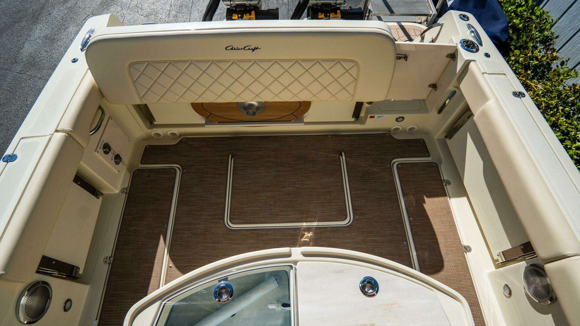2025 Chris-Craft Catalina - Image 8