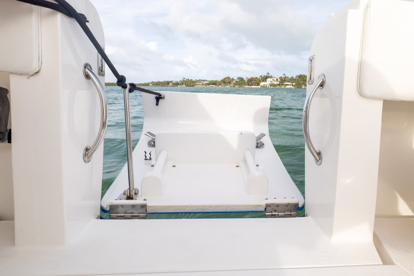 2011 Intrepid 370 Open - Image 29