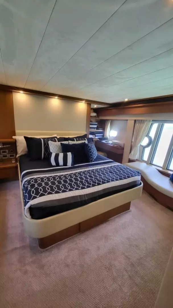 2007 Ferretti Yachts 780 - Image 22