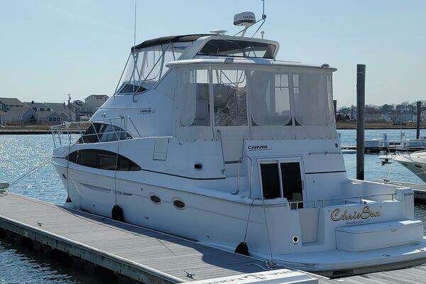 2002 Carver 444 Cockpit Motor Yacht - Image 1