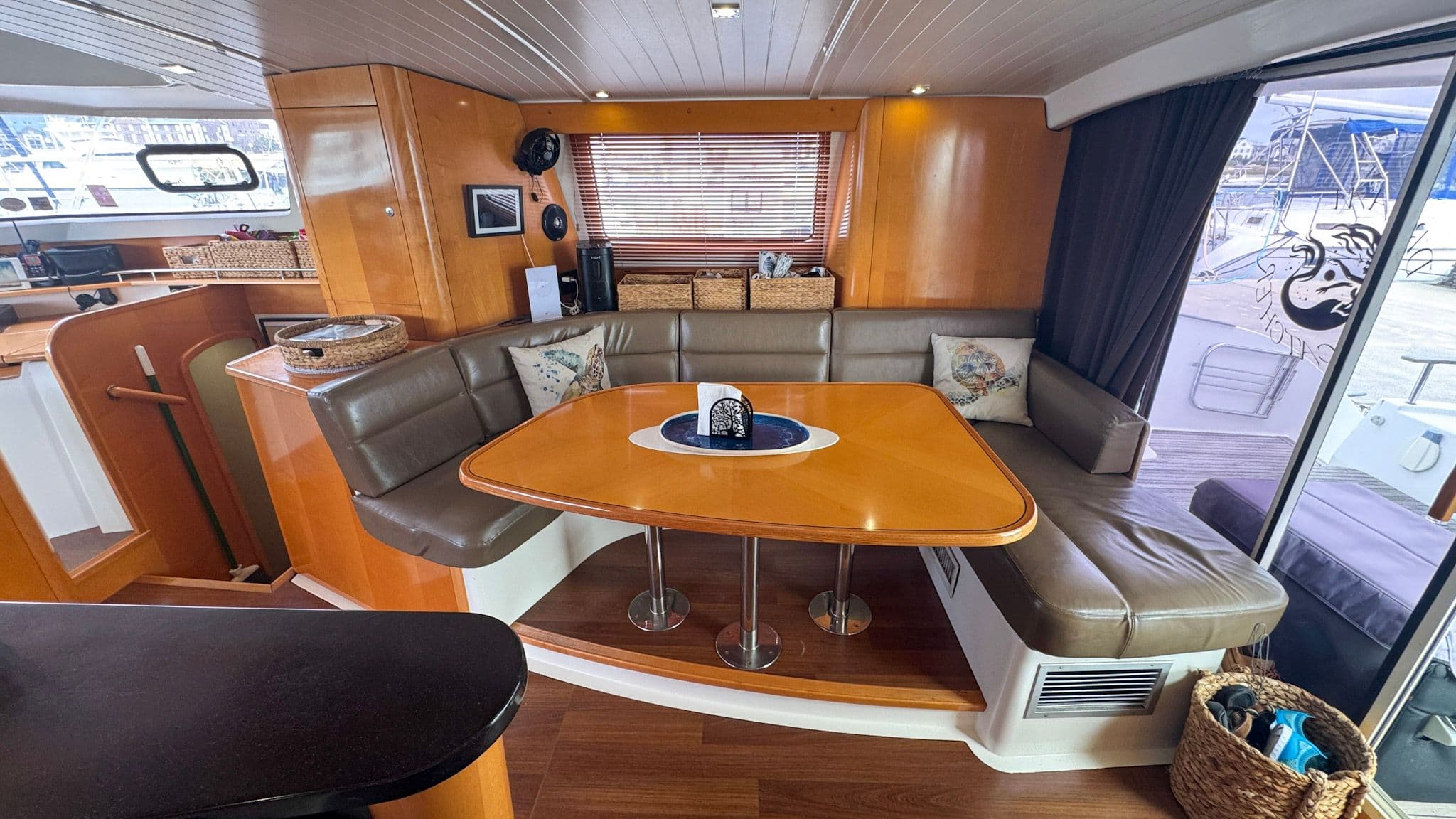 Galley Dining Starboard