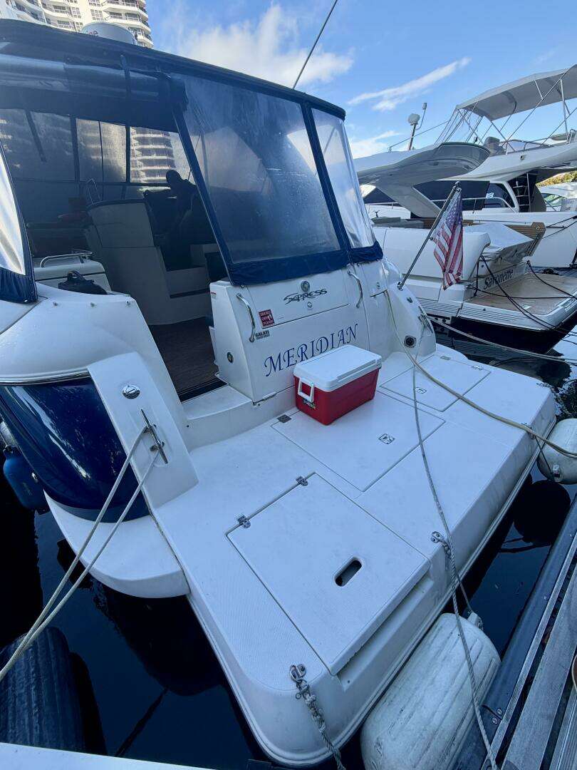 2007 Cruisers Yachts 370 Express - Image 2