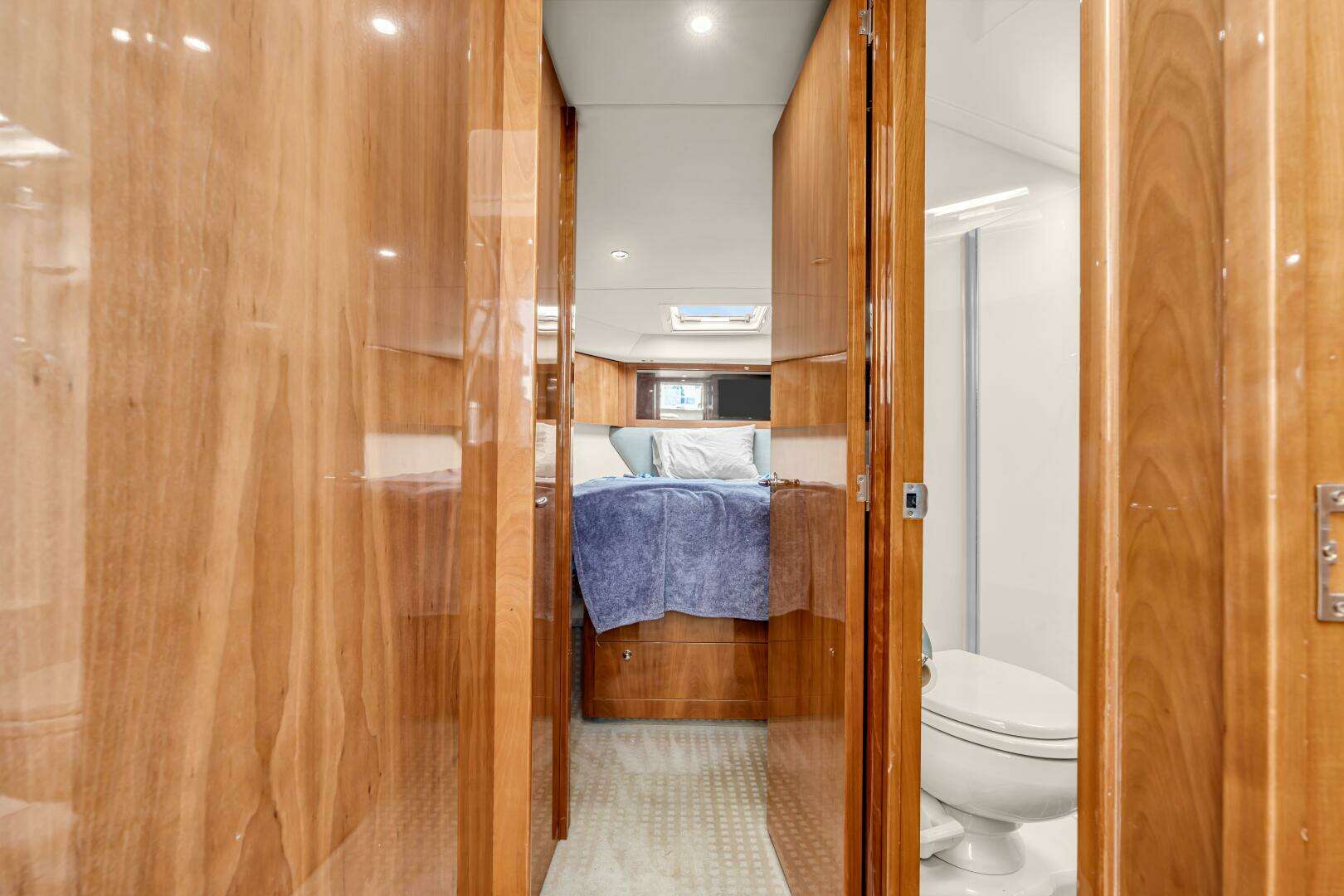 2014 Riviera 44 Sport Yacht - Image 61