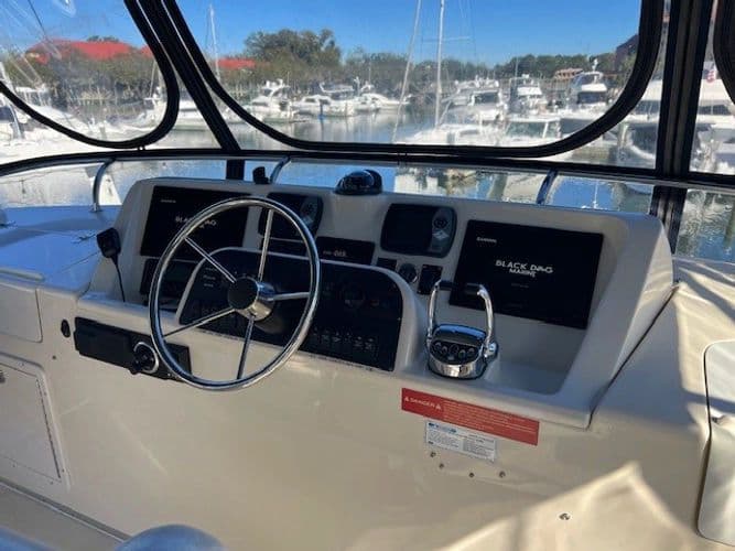 2006 Mainship 43 Trawler - Image 2