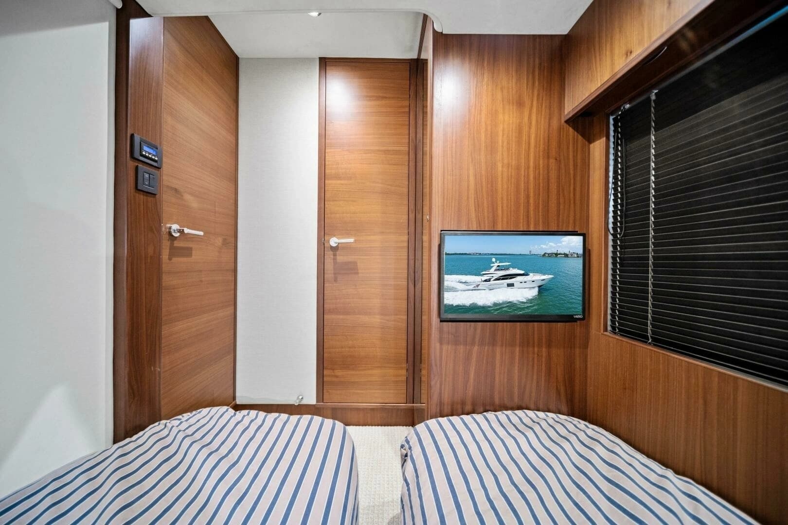 2015 Princess F60 - Image 29