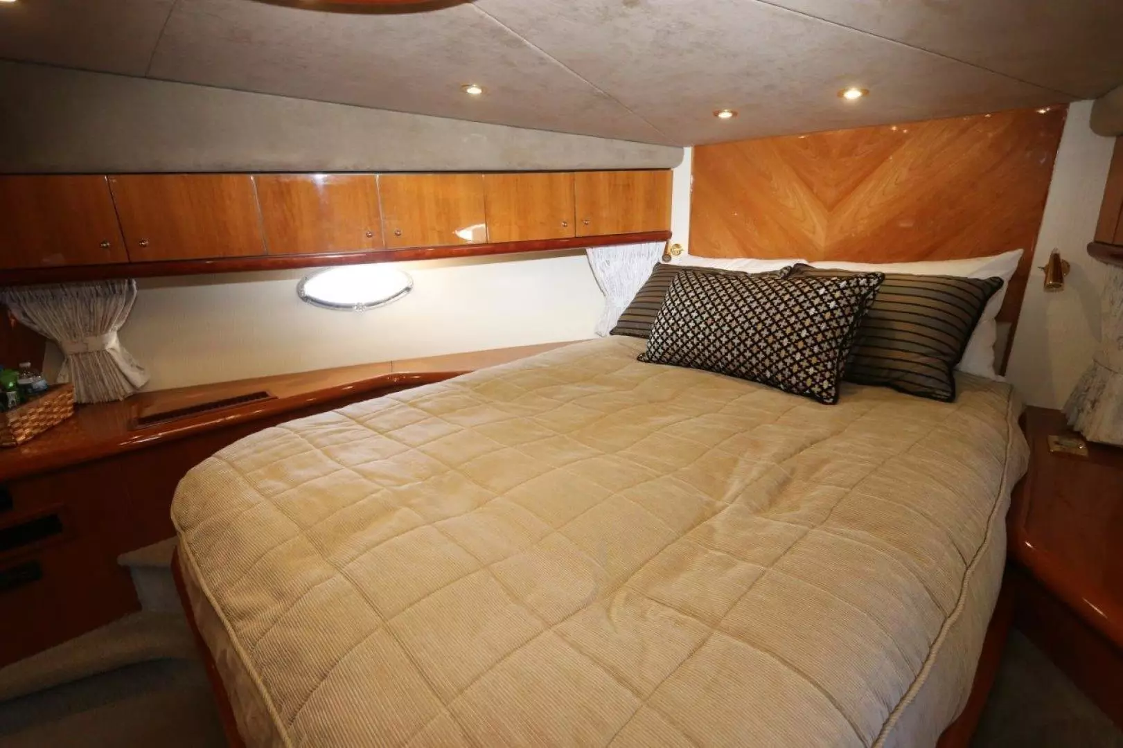2004 Sunseeker Predator - Image 25