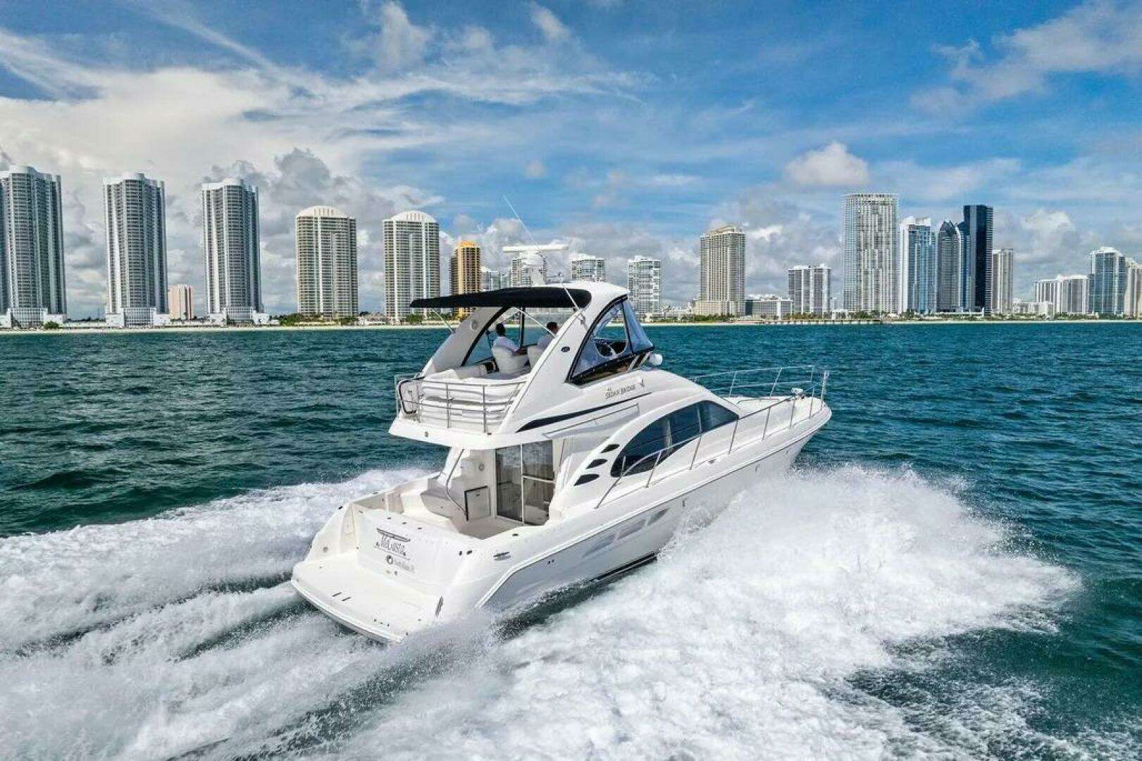 2007 Sea Ray 44 Sedan Bridge - Image 2