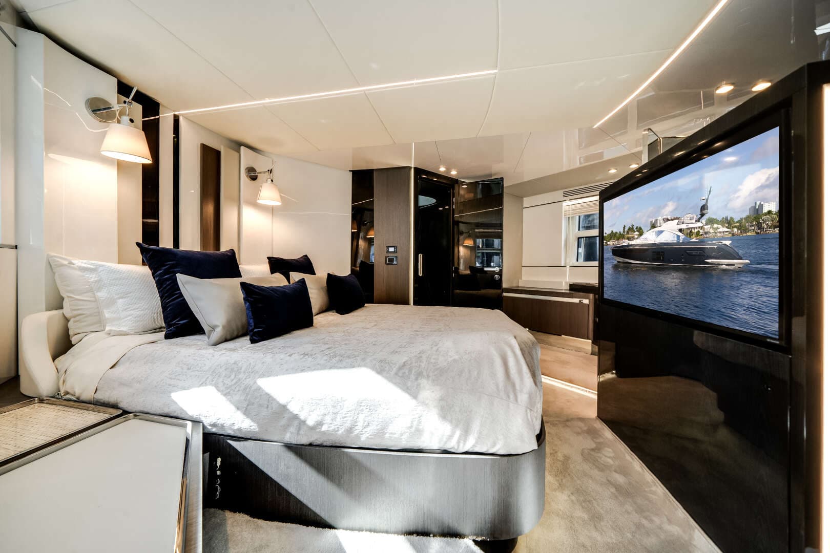 2022 Azimut S7 - Image 31