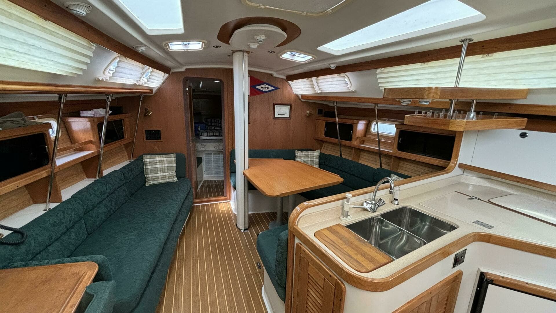 1997 Catalina 400 - Image 3