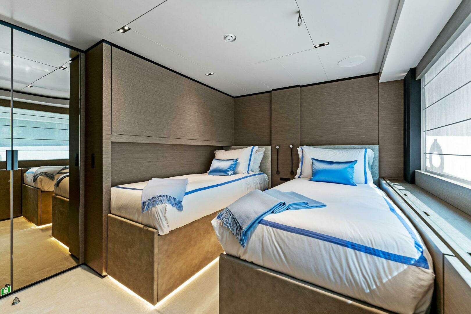 2024 Custom Line Navetta 33 - Image 89