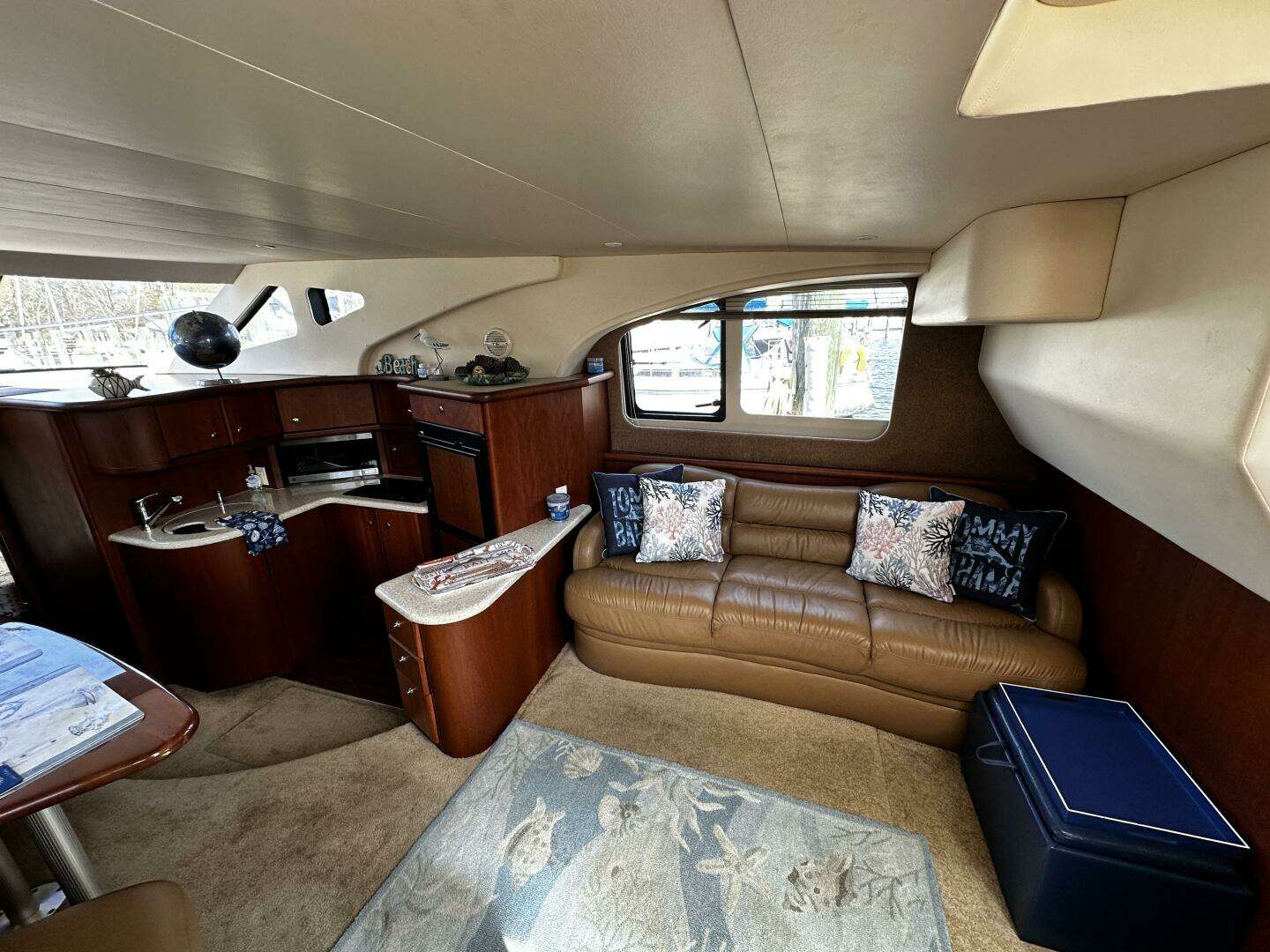 2005 Silverton 35 Motor Yacht - Image 16