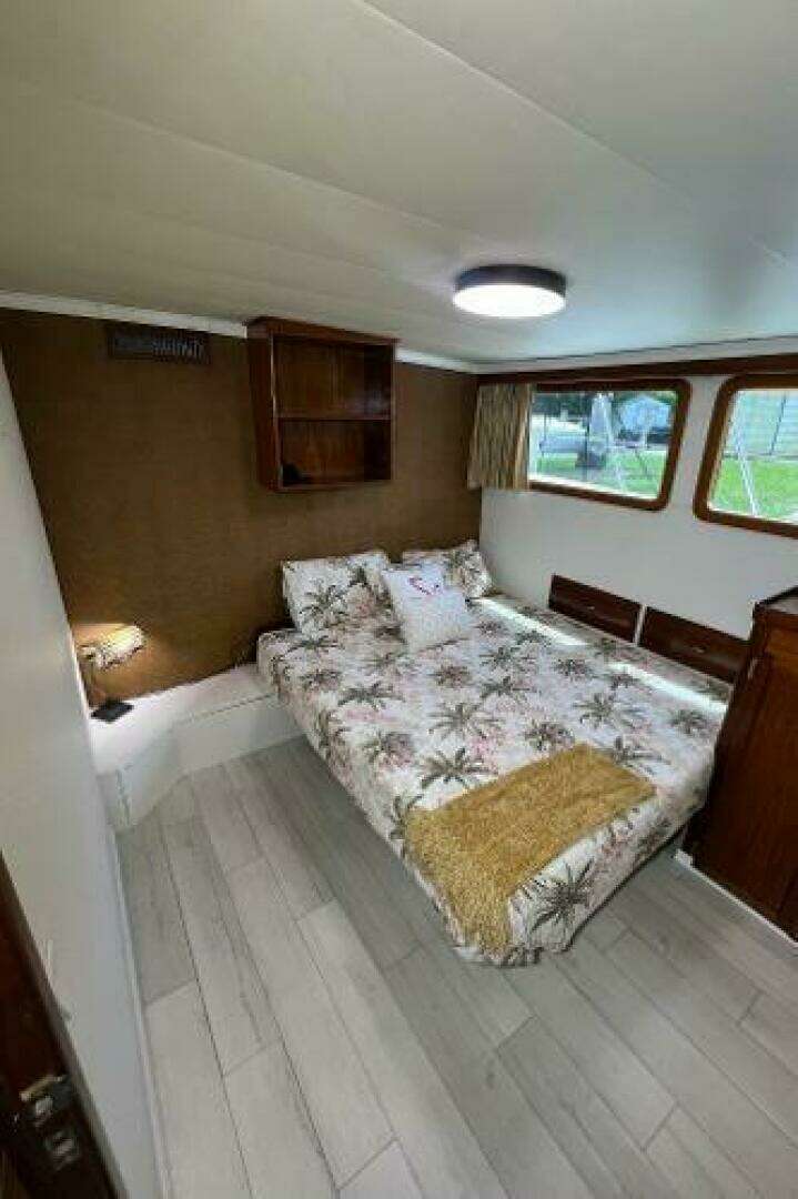 1983 Knight & Carver Custom Trideck - Image 53