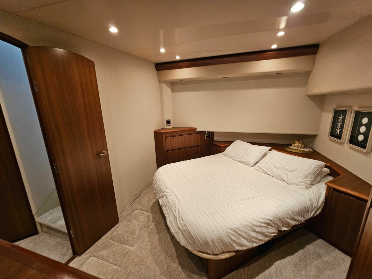 2010 Viking 64' Sportfish Convertible - Image 19