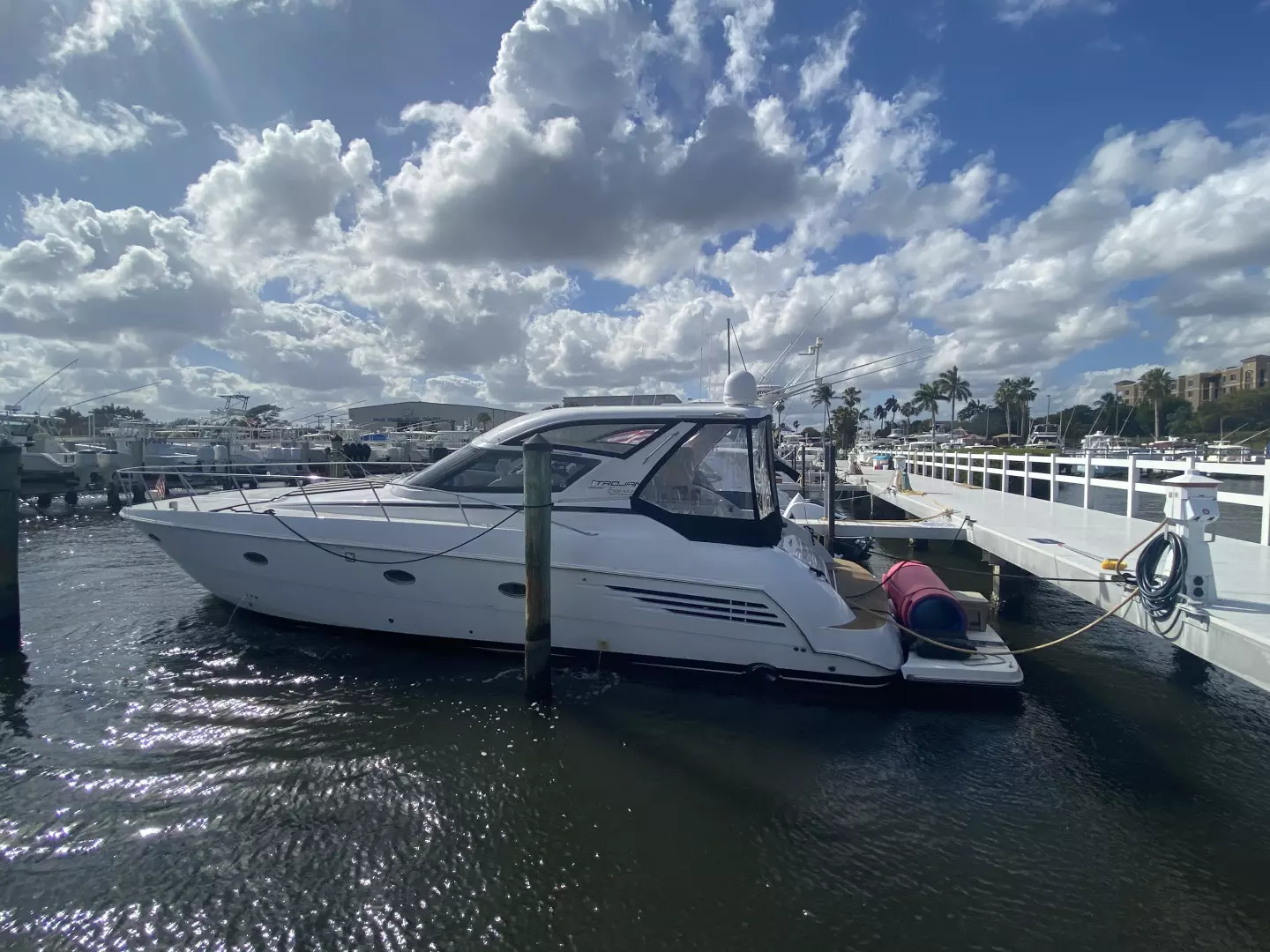 2000 Carver Trojan 440 Express - Image 2