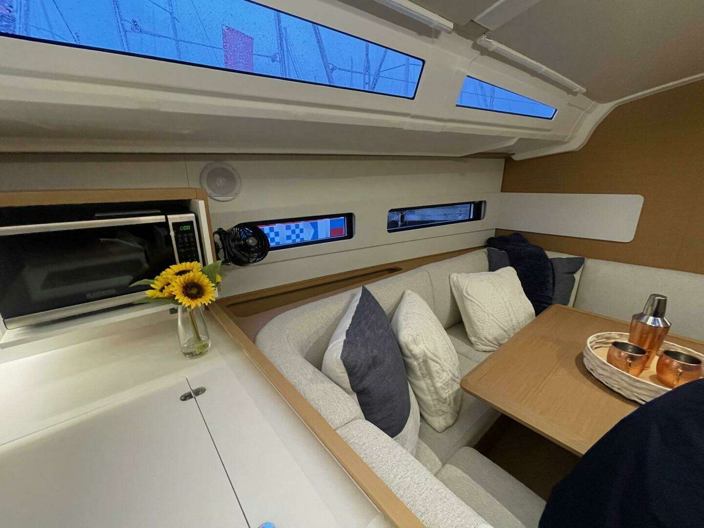 2027 Jeanneau Sun Odyssey 415 - Image 48