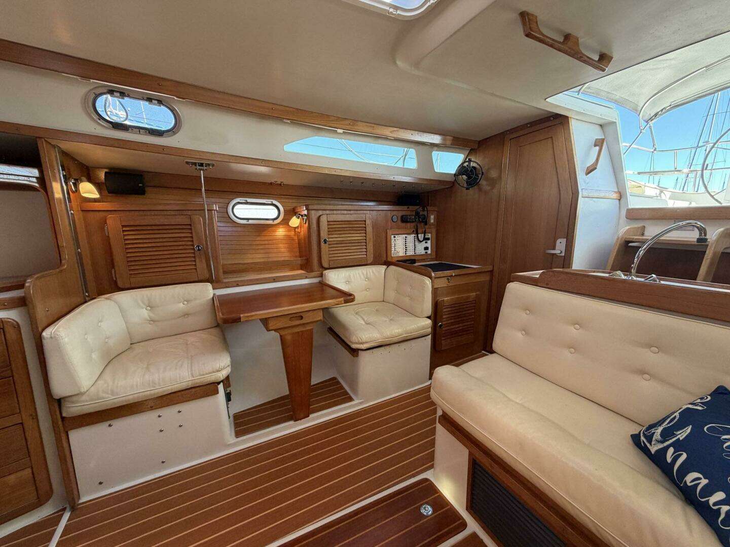 2001 Catalina 36 MkII - Image 35