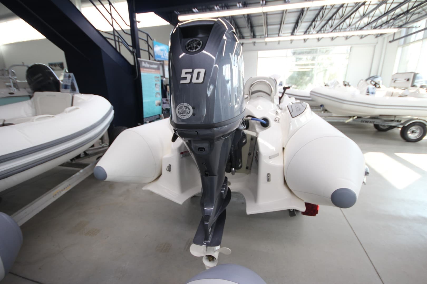 2026 Zodiac Yachtline 400 DL NEO - Image 4