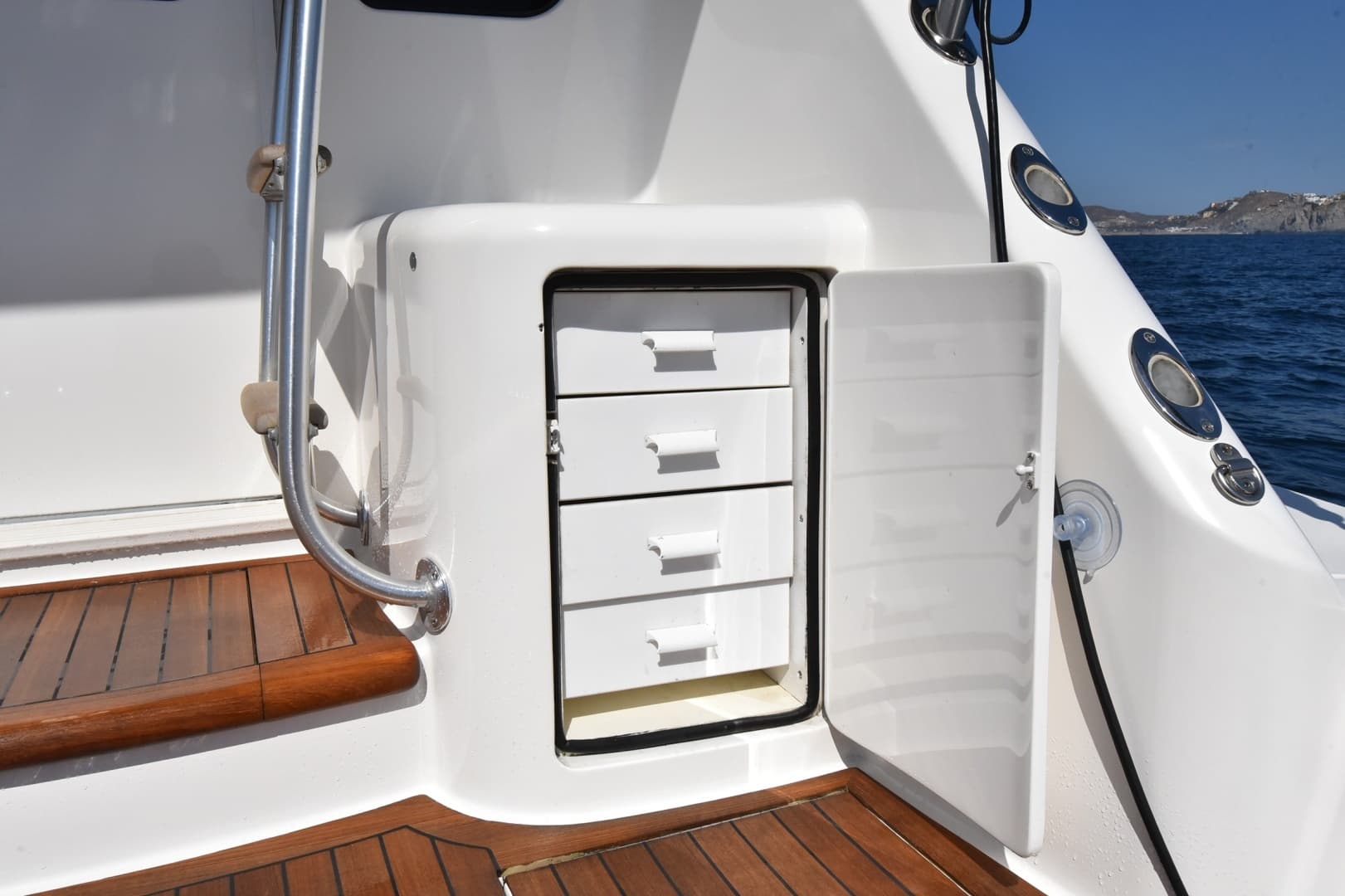 2016 Viking 55 Convertible - Image 42