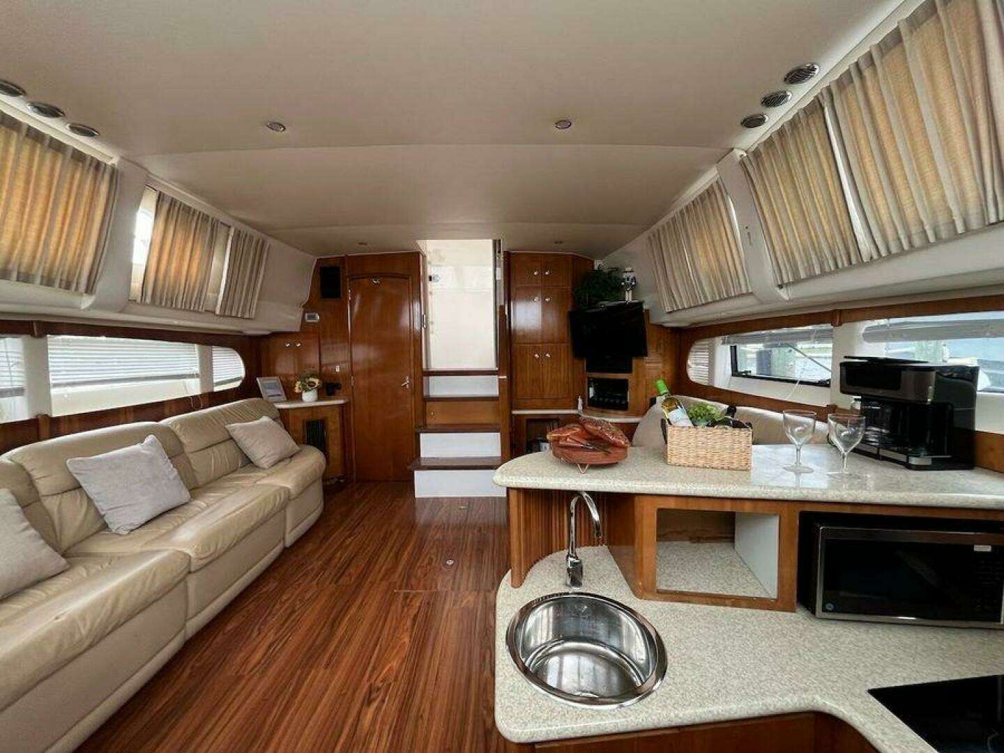 2000 Carver 396 Motor Yacht - Image 20