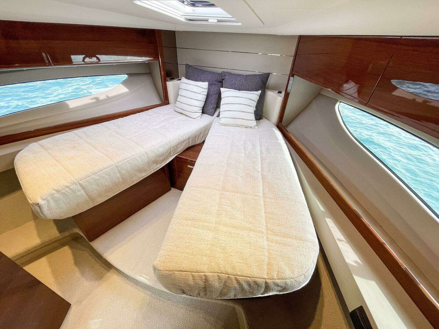 2022 Princess V50 - Image 21