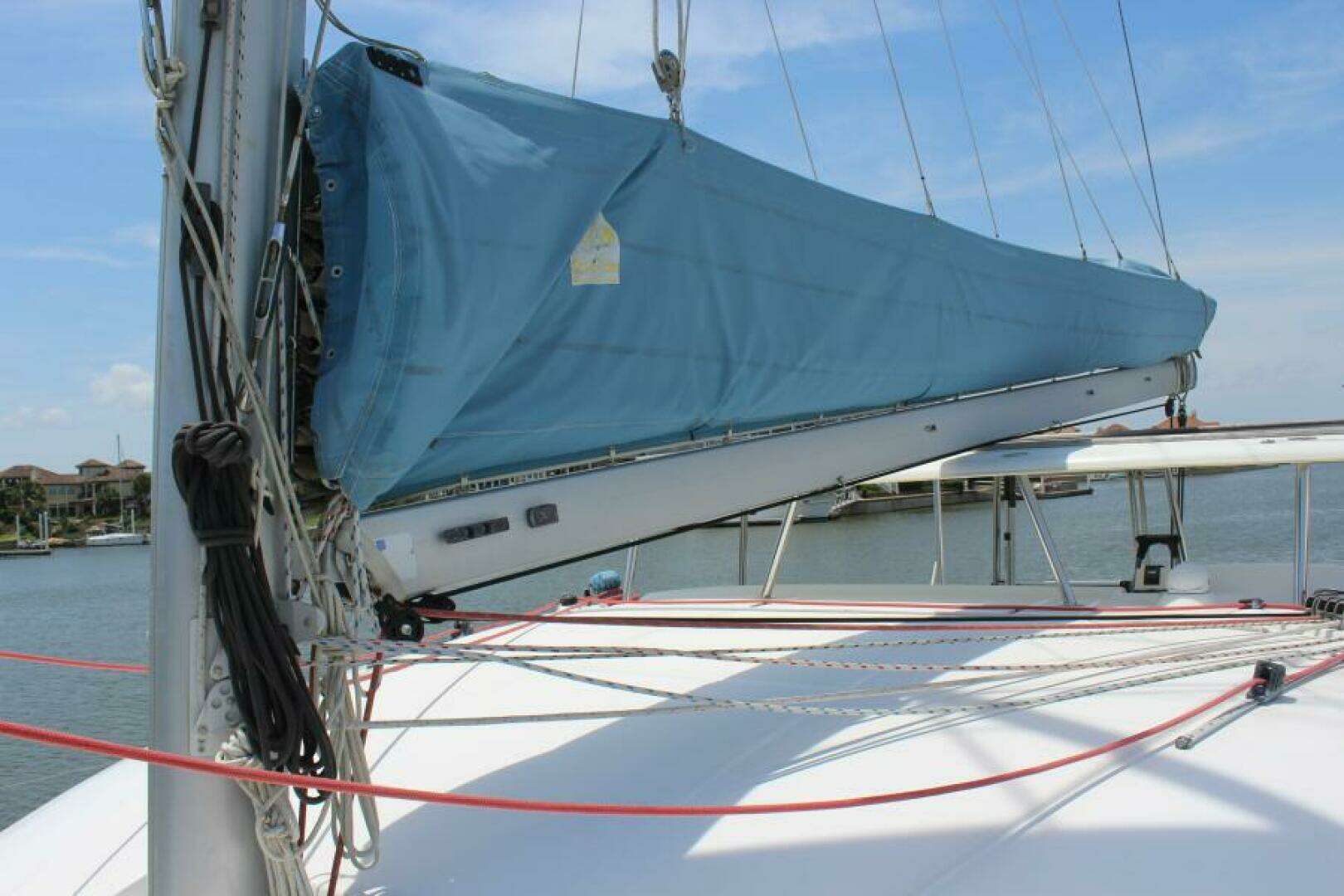 2010 Lagoon 380 - Image 13