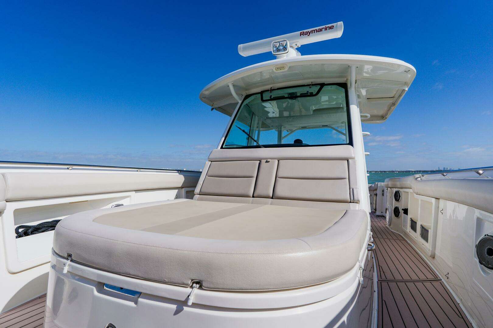 2019 Boston Whaler 380 Outrage - Image 14