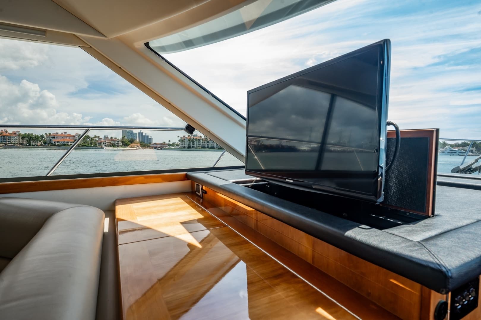 2016 Riviera 5000 Sport Yacht - Image 54