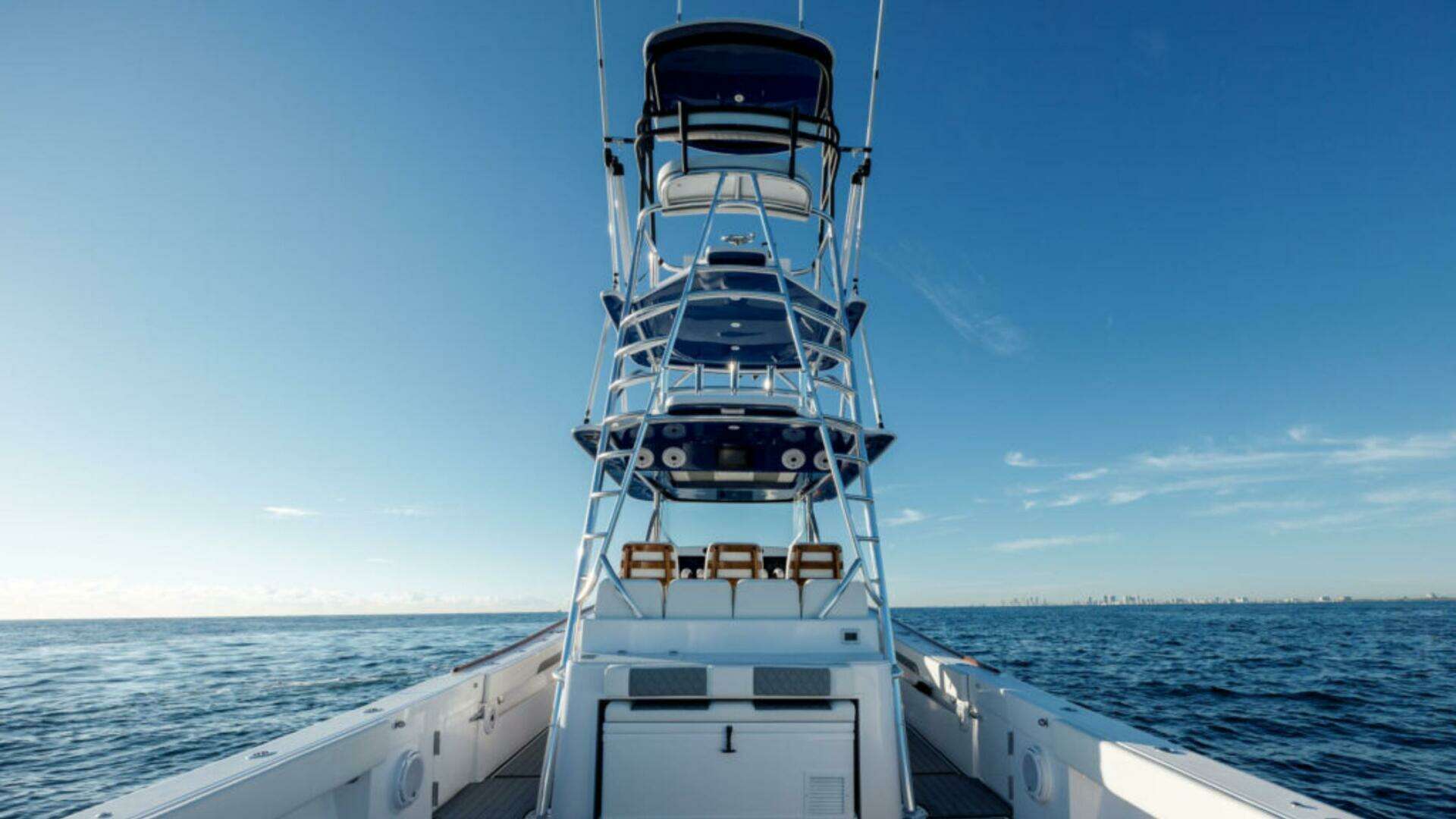 2026 Front Runner 47 Center Console - Image 11