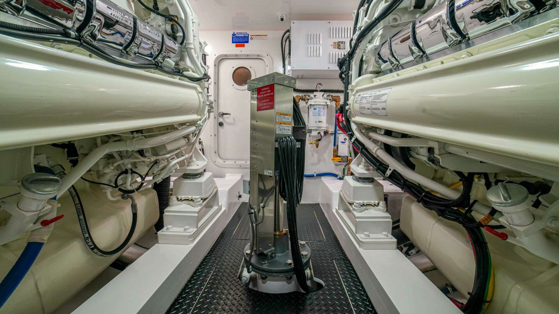 2023 Viking 72 Convertible - Image 108