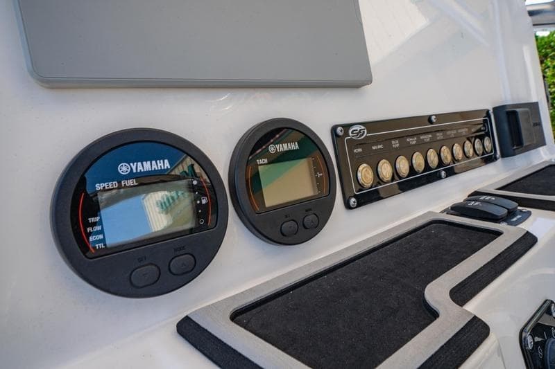 Dashboard of 2021 Sea Fox 228 Commander with Yamaha gauges and control panel.