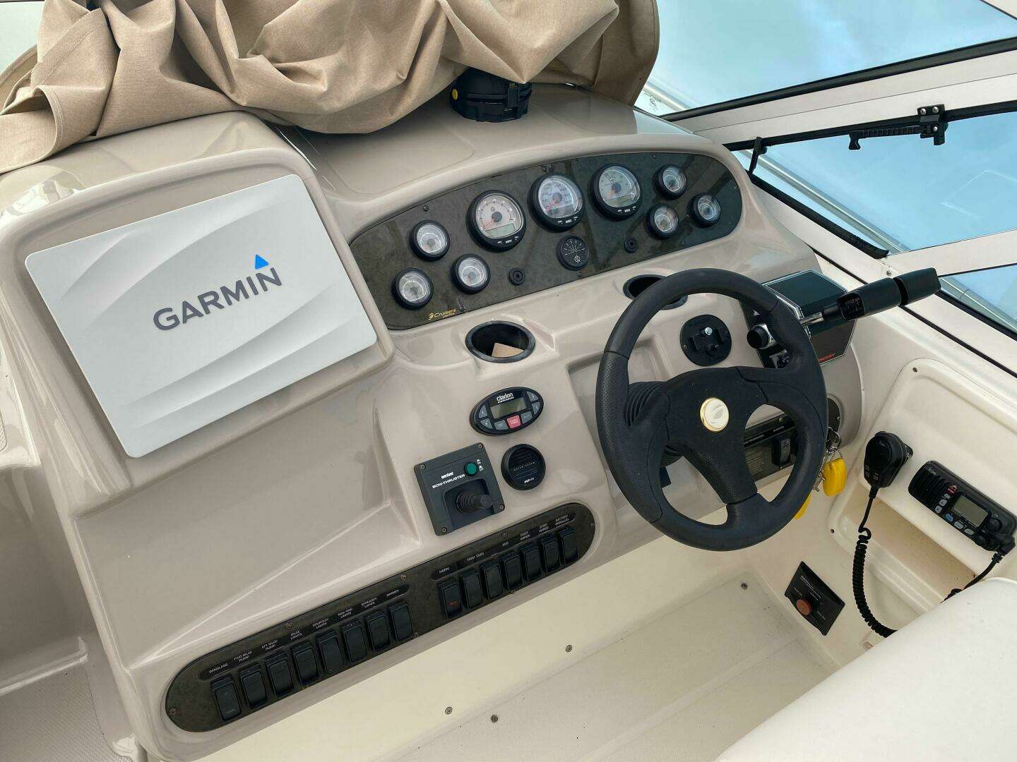 2004 Cruisers Yachts 340 Express - Image 12