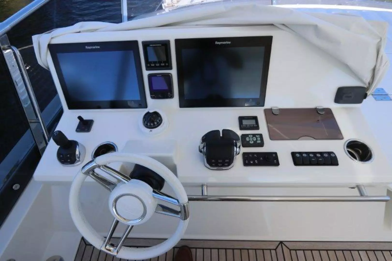 2017 Prestige Motoryacht - Image 28