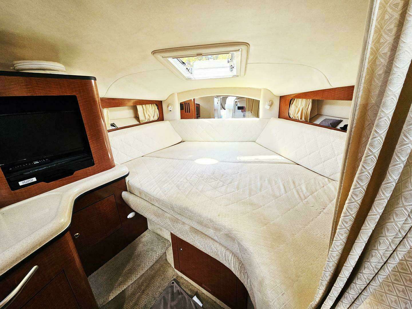 2004 Sea Ray 300 Sundancer - Image 16