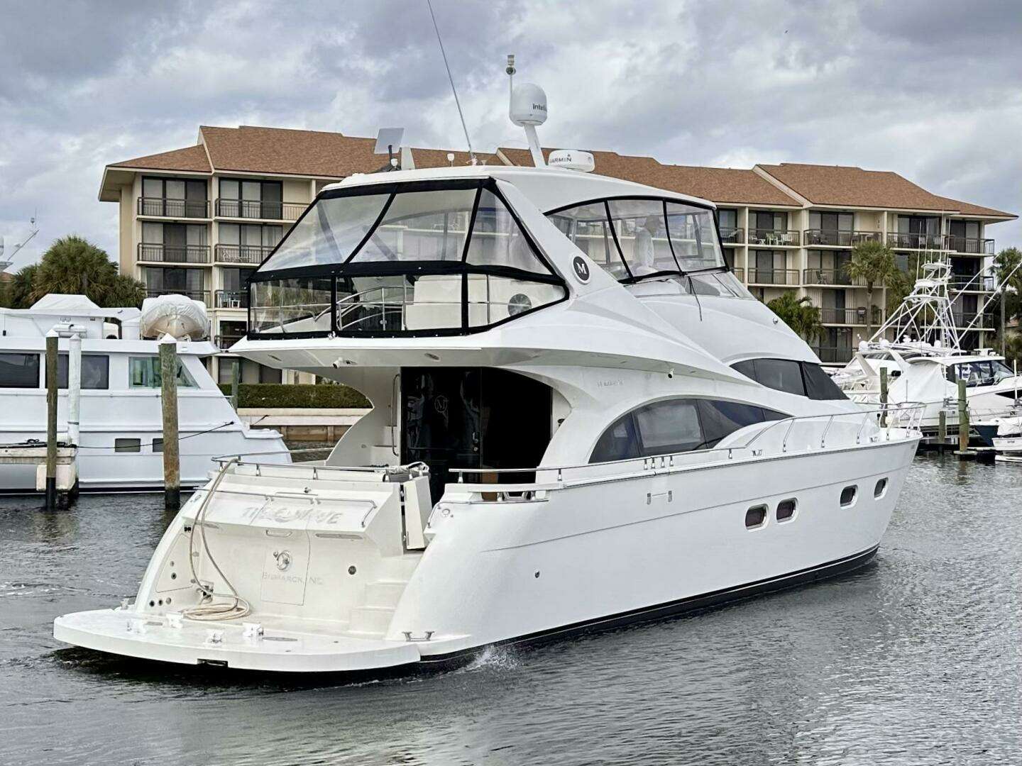 2006 Marquis 59 - Image 2