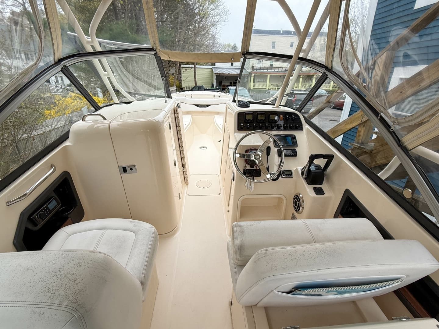 2015 Grady-White Freedom 275 - Image 24