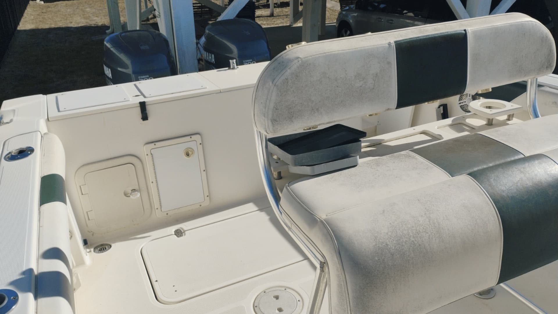 2001 Pursuit 2670 Cuddy Console - Image 14