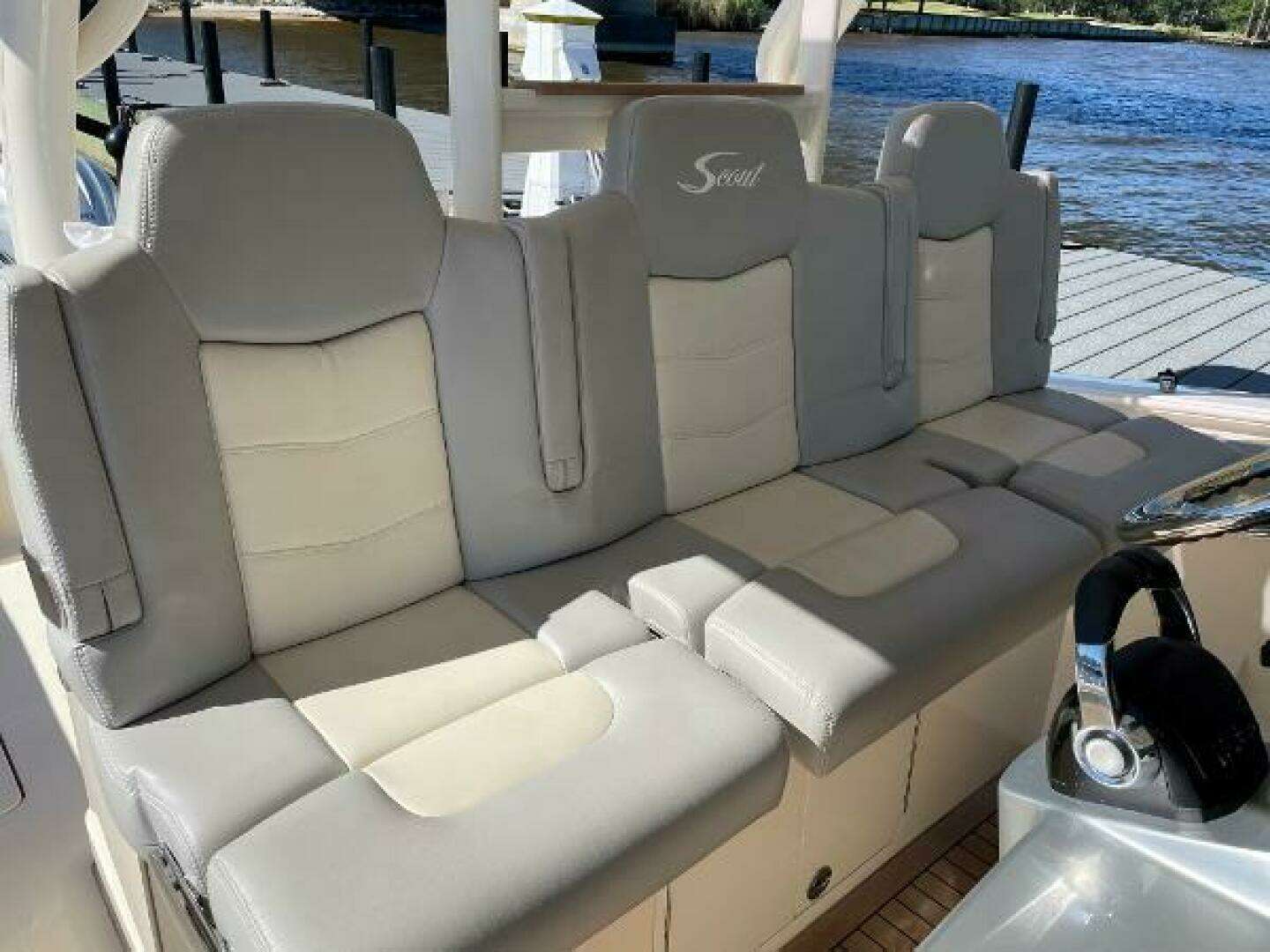 2019 Scout 380 LXF - Image 8